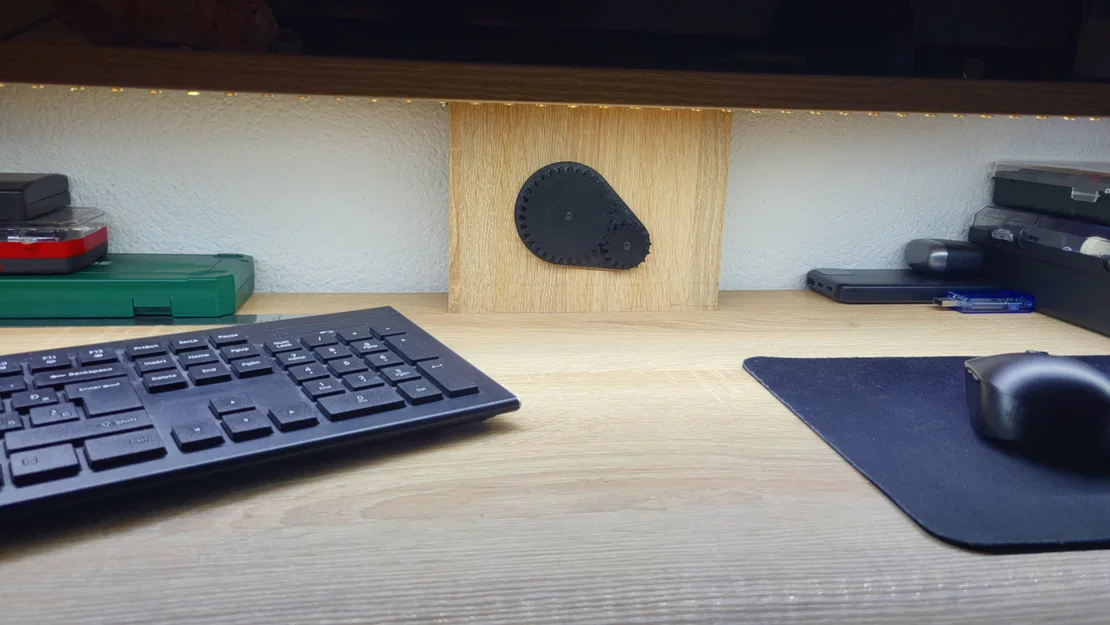 Đồ trang trí bàn làm việc hình bánh răng cơ khí - Image 1