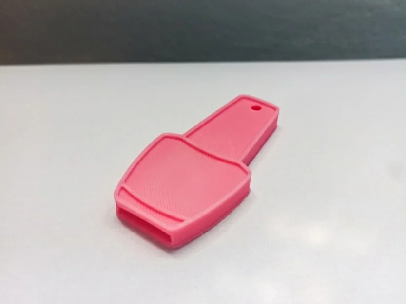 Dụng cụ mở nắp lon hình lọ sơn móng tay - Image 1