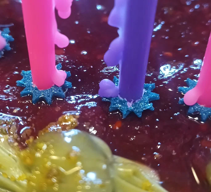 Đế cắm nến sinh nhật: kích thước 5mm hoặc 8mm, nhiều hình dáng - Image 1