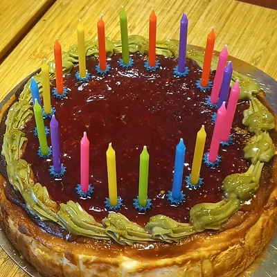 Đế cắm nến sinh nhật: kích thước 5mm hoặc 8mm, nhiều hình dáng