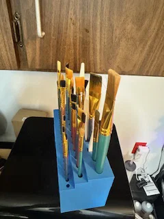 Giá đỡ cọ vẽ 3D tiện lợi cho người chơi mô hình (Hold my paint brush) - Image 2