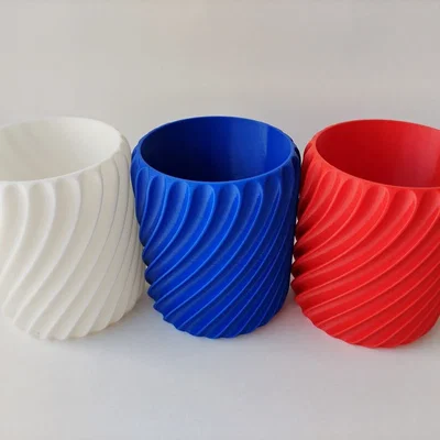 Ống cắm bút để bàn 3D họa tiết xoắn thẩm mỹ