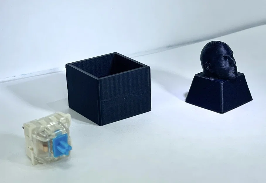 The Rock Clicker - Đồ chơi bàn phím cơ vui nhộn cho bàn làm việc - Image 1