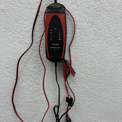 Giá treo tường cho ProCharger 4.000