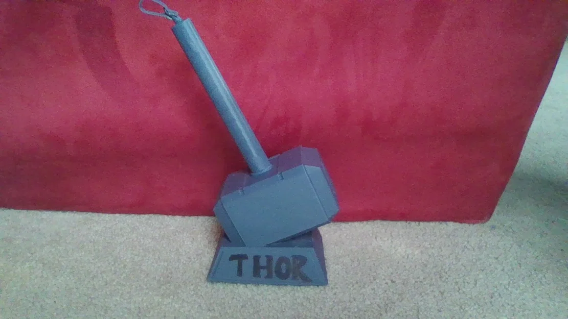 Mô hình búa Thor (Mjolnir) trang trí để bàn cực ngầu cho fan Marvel - Image 1