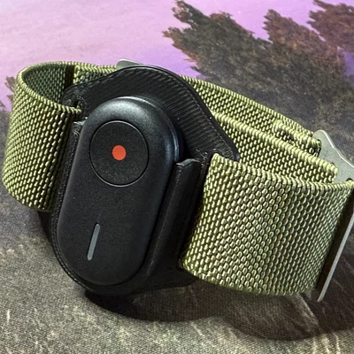 Ngàm gắn Insta360 Mini Remote vào dây đeo đồng hồ