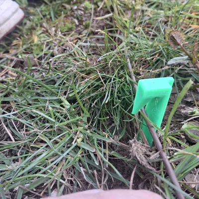 Cọc nhựa PEG đa năng - Cố định dây robot cắt cỏ hoặc cắm lều