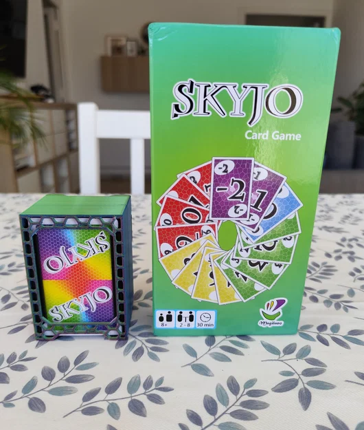 Hộp đựng thẻ bài Skyjo - Image 1