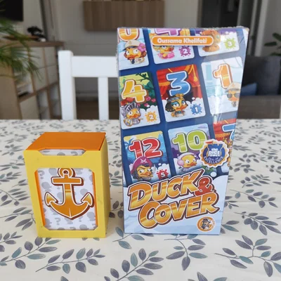 Hộp Đựng Bài Duck & Cover