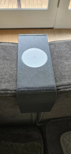 Đế Sạc Không Dây Tích Hợp Cho Ghế Sofa LoveSac Sactional - Image 1