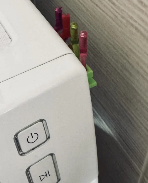 Giá đỡ bàn chải Curaprox gắn nam châm - Image 2