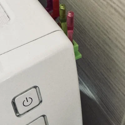 Giá đỡ bàn chải Curaprox gắn nam châm