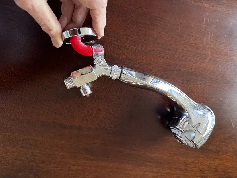 Giá đỡ vòi sen cầm tay Delta cho xe RV (Airstream Bambi) - Image 2