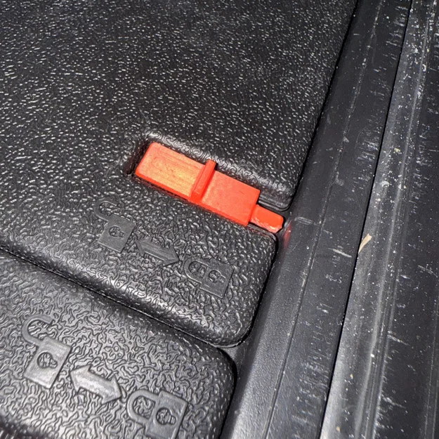 Chốt khóa nhựa thay thế cho vali phụ kiện thiết bị chẩn đoán AUTEL - Image 1