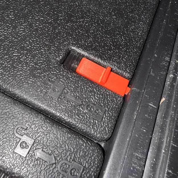 Chốt khóa nhựa thay thế cho vali phụ kiện thiết bị chẩn đoán AUTEL - Image 2