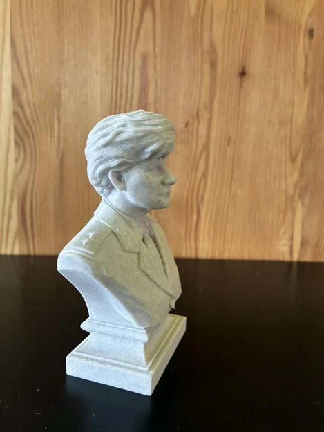 Tượng bán thân Valentina Vladimirovna Tereshkova - Image 3