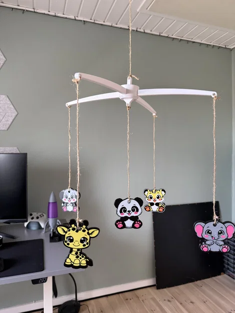 Mobile treo nôi cho bé với các con vật dễ thương - Image 1