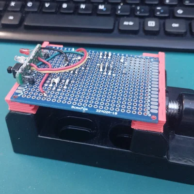 Má kẹp mini cho ê-tô hỗ trợ giữ bảng mạch PCB khi hàn