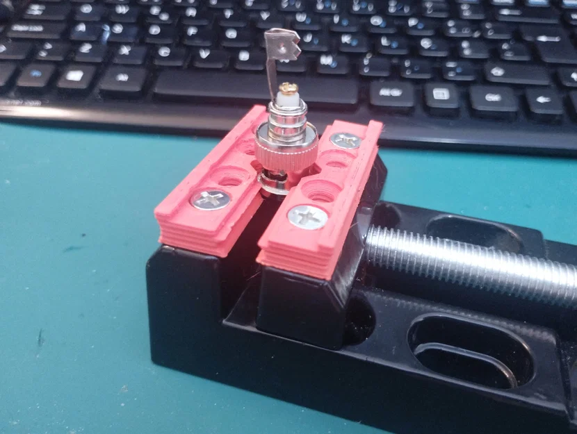 Má kẹp mini cho ê-tô hỗ trợ giữ bảng mạch PCB khi hàn - Image 4