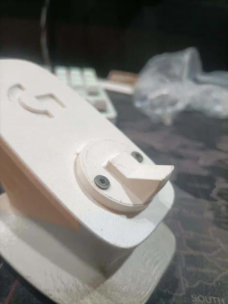 Đế sạc Logitech G502 X Plus: Giải pháp cố định chuột chắc chắn - Image 1