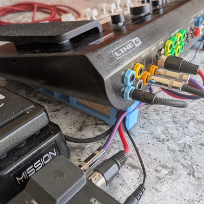 Đế nâng Line6 Helix (Line6 Helix Riser)
