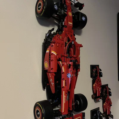 Giá treo tường 3D cho mô hình LEGO Ferrari Formula 1 cực chắc chắn
