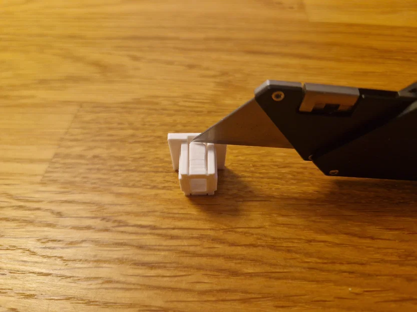 Kẹp giữ tấm ốp máy hút mùi Ikea Luftig/Whirlpool - Image 4