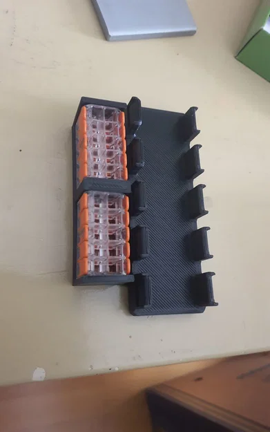 Ngàm dẫn cáp RatRig VCore 4 kèm giá đỡ Wago 221-420 gọn gàng - Image 1