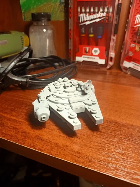 Mô hình Lego Millennium Falcon in 3D nguyên khối độc đáo - Image 1