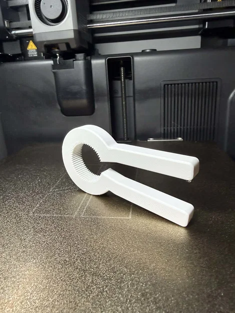 Dụng cụ mở nắp chai PET công thái học – Cầm nắm dễ dàng - Image 2