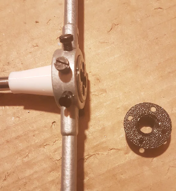 Dụng cụ hỗ trợ định tâm bàn ren ngoài M8 - Image 1