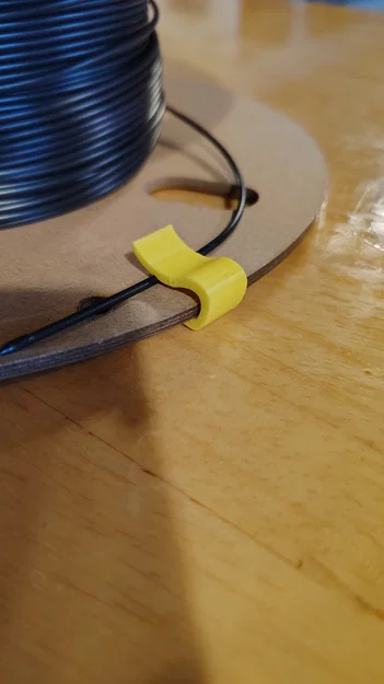 Kẹp cố định sợi nhựa in 3D (Filament Clip) nhỏ gọn, tiện lợi - Image 1