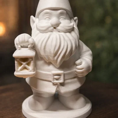 Chú Lùn Giữ Đèn Ấm Cúng – Mô Hình Trang Trí Chi Tiết