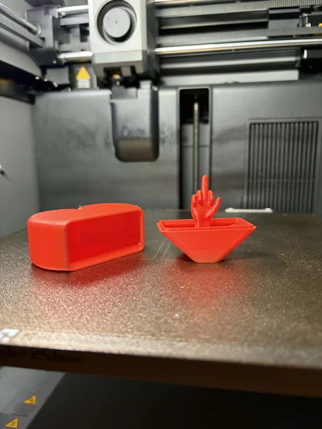 Ống Đựng Đồ Để Bàn Hình Ngón Tay Thối - Mẫu In 3D Hài Hước - Image 3