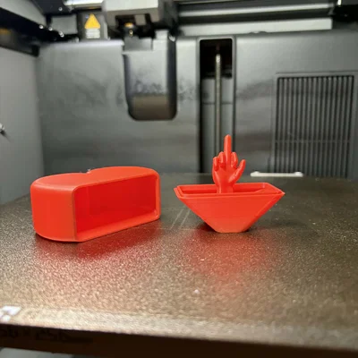 Ống Đựng Đồ Để Bàn Hình Ngón Tay Thối - Mẫu In 3D Hài Hước