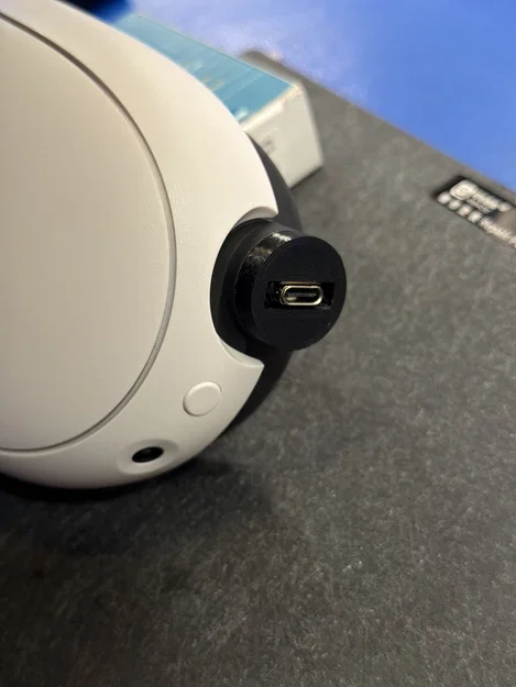 Nắp che bảo vệ cổng USB cho Meta Quest 3 và Quest 3S - Image 1