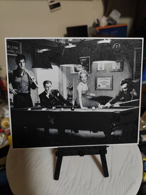 Elvis và những người bạn đang chơi bi-a (Hue Forge) - Image 1