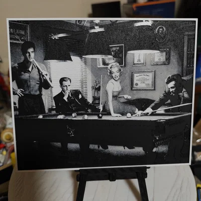 Elvis và những người bạn đang chơi bi-a (Hue Forge)