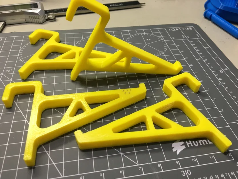 Móc treo khung cầu ong (Bee Hive Frame Hangers) - Image 1