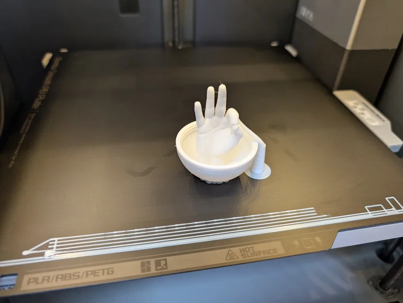 Trứng Phục Sinh vặn được hình bàn tay 'The Circle Game' | BẢN REMIX - Image 11