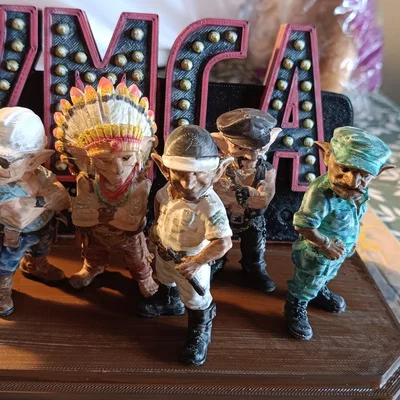 Sân khấu YMCA cho mô hình tí hon