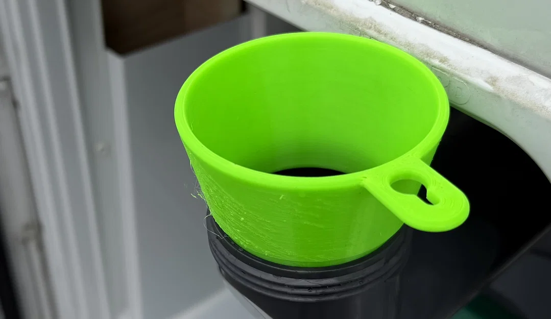 Phễu thay thế cho bồn cầu Thetford - Image 1