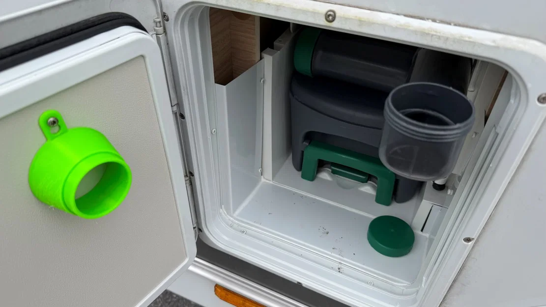 Phễu thay thế cho bồn cầu Thetford - Image 2