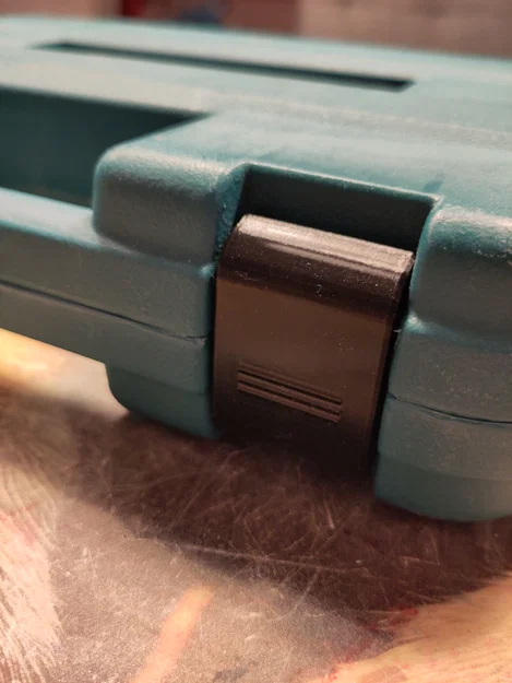 Khóa cài thay thế cho hộp đựng mũi khoan Makita D-47226 - Image 4