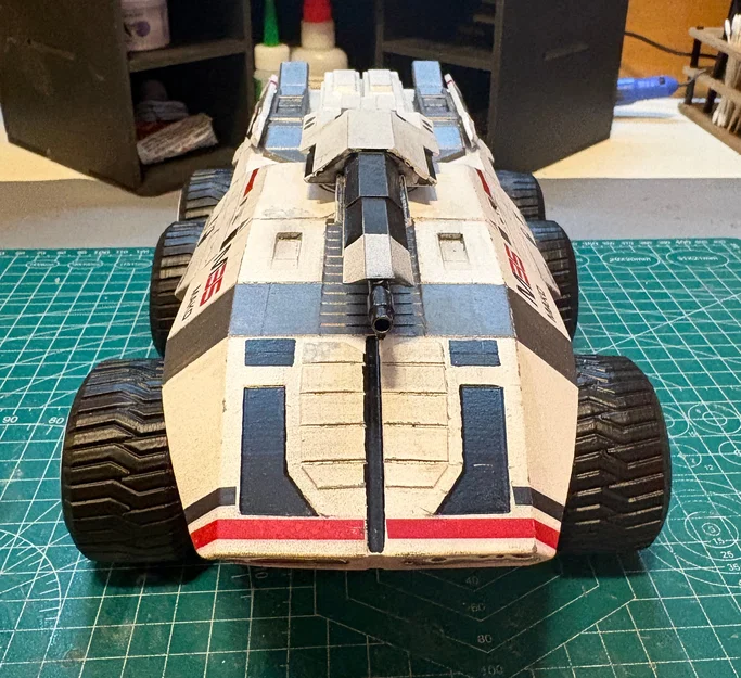 Mô hình Mako từ Mass Effect (bản remix in resin kèm bộ decal) - Image 2