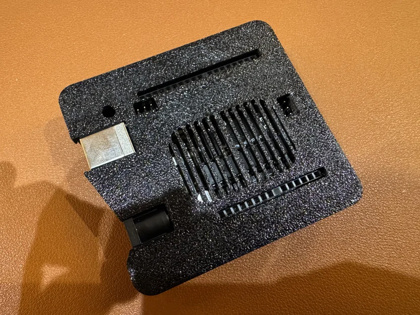 UNO R3 - Case v1: Vỏ bảo vệ tiện lợi - Image 1