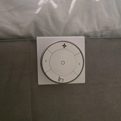 Giá đỡ Remote IKEA Trådfri cho giường Hollandia