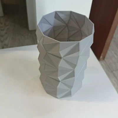 Mẫu bình hoa đa giác (Polygonal Vase) in 3D đẹp và hiện đại