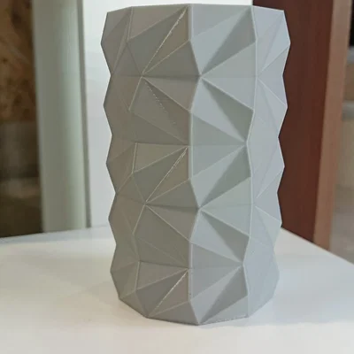 Mẫu bình hoa đa giác (Polygonal Vase) in 3D đẹp và hiện đại