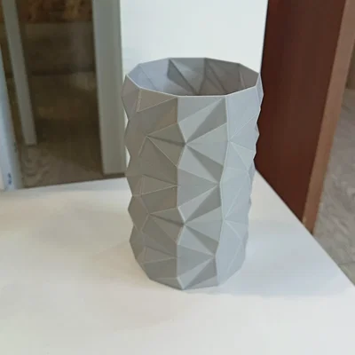 Mẫu bình hoa đa giác (Polygonal Vase) in 3D đẹp và hiện đại